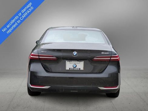 Used 2025 BMW 530i xDrive w/ Premium Package image 8