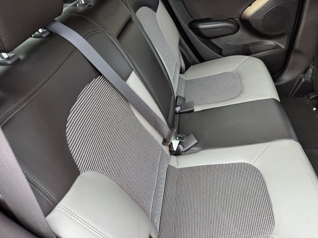 Used 2011 Hyundai Tucson 2WD image 27
