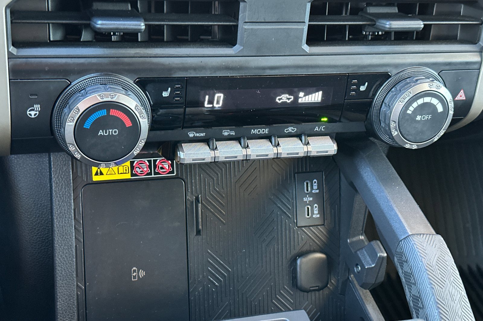 Used 2024 Toyota Tacoma SR5 AWD/4WD image 20