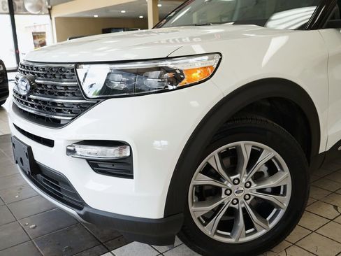 Used 2023 Ford Explorer XLT w/ Equipment Group 202A AWD/4WD image 23
