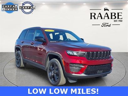 Used 2025 Jeep Grand Cherokee Altitude