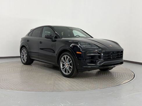New 2026 Porsche Cayenne Coupe AWD/4WD image 7
