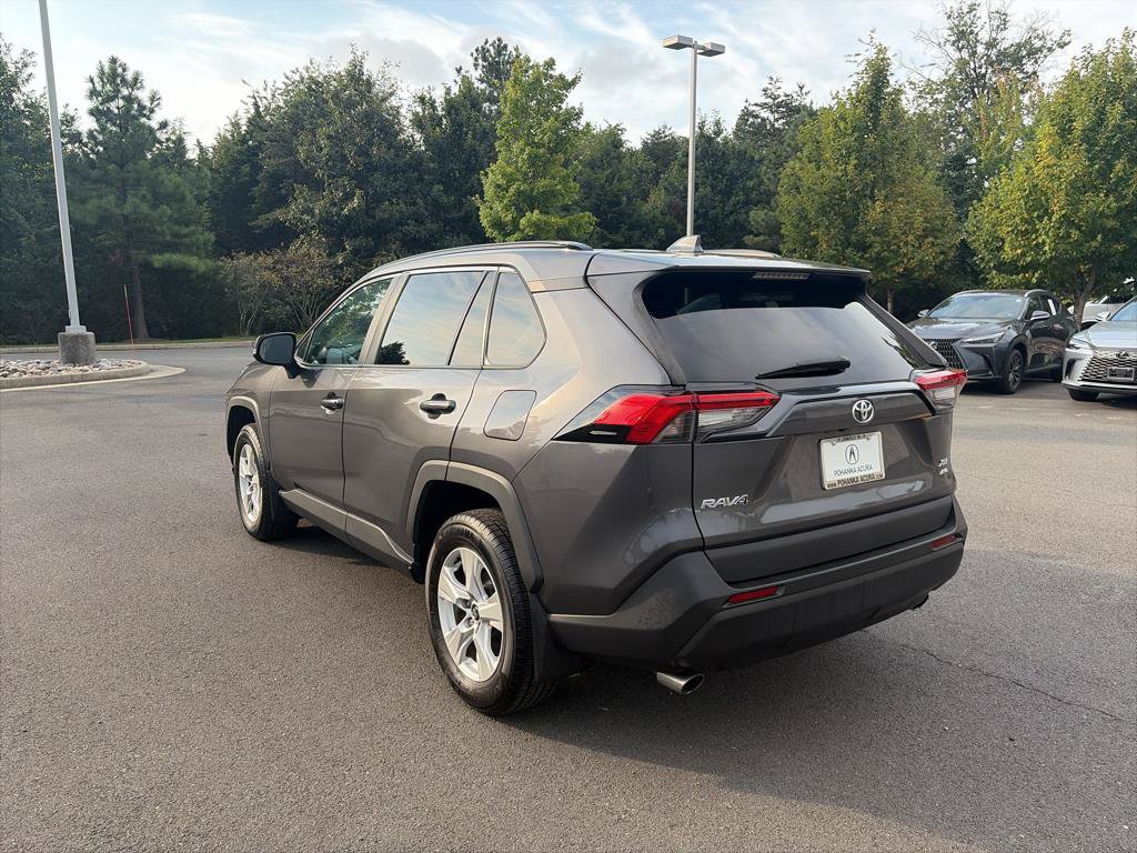 Used 2021 Toyota RAV4 XLE AWD/4WD image 5