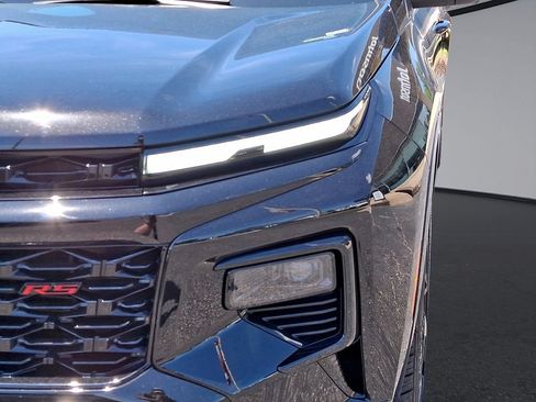Used 2024 Chevrolet Traverse RS FWD image 28