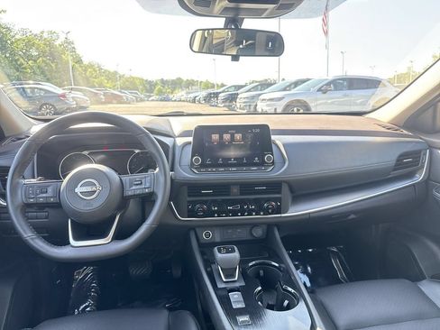 Used 2023 Nissan Rogue SV w/ SV Premium B Package FWD image 23