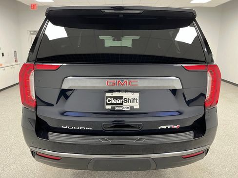 Used 2023 GMC Yukon XL AT4 AWD/4WD image 8