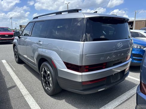 Used 2025 Hyundai Santa Fe SEL FWD image 6