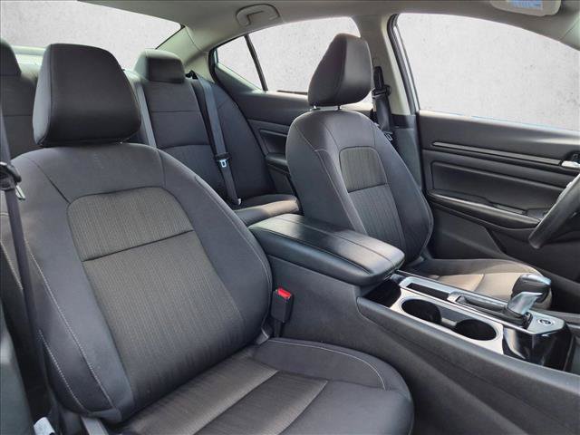 Used 2024 Nissan Altima 2.5 SV FWD image 19