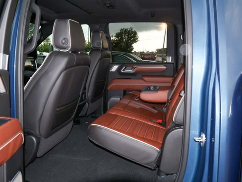 New 2026 GMC Sierra 3500 Denali Ultimate w/ LPO, Black Badging Package AWD/4WD image 11
