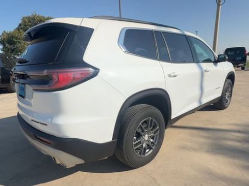 Certified 2025 GMC Acadia Elevation FWD image 8