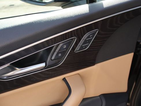 Used 2022 Audi Q7 AWD/4WD image 22