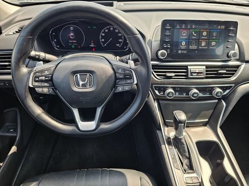 Used 2018 Honda Accord Touring image 18