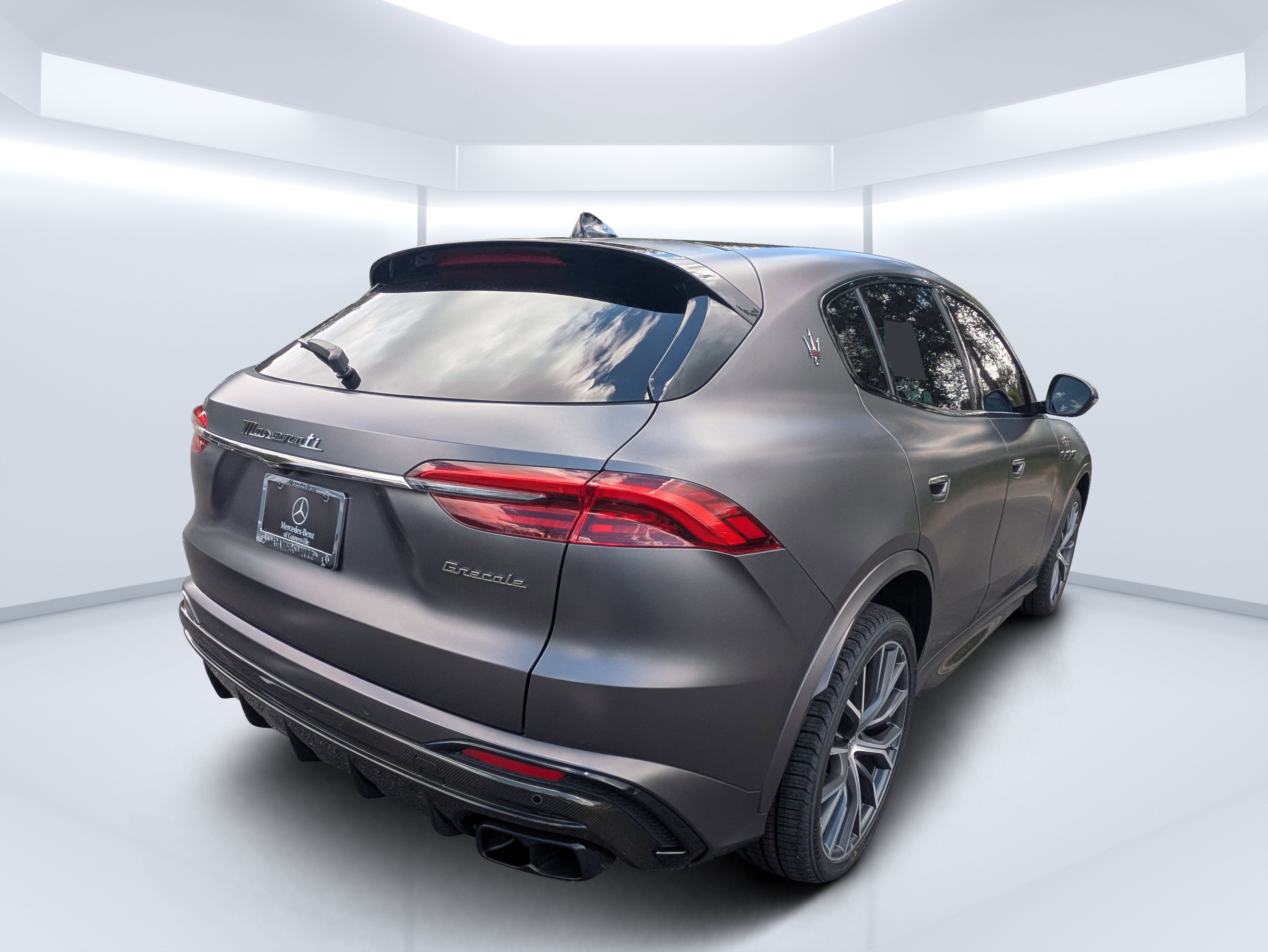 Used 2023 Maserati Grecale Trofeo AWD/4WD image 3