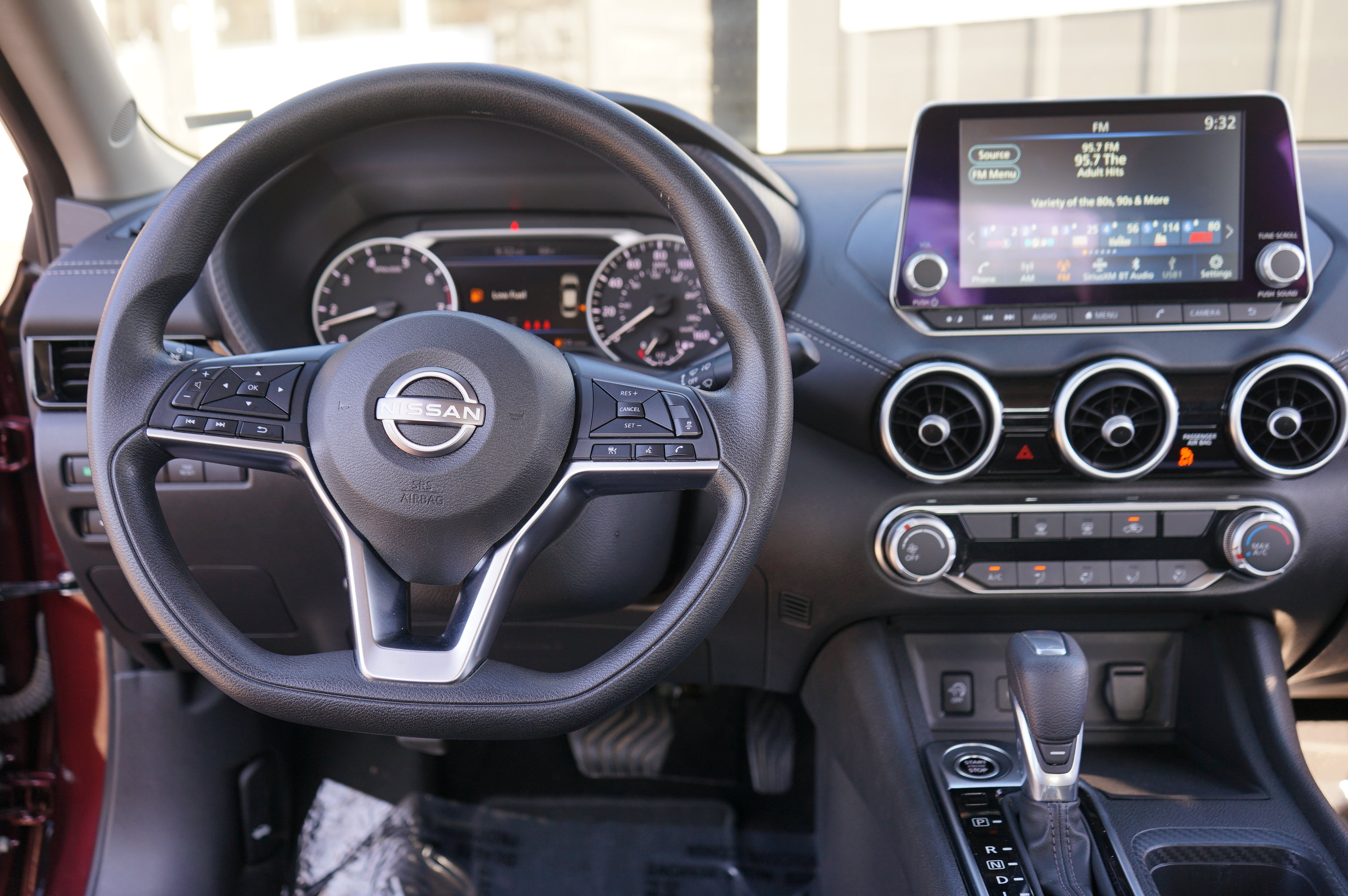 Used 2024 Nissan Sentra SV FWD image 21