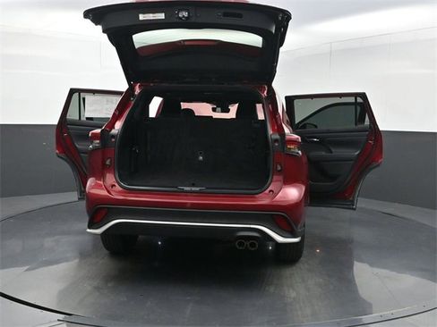 Used 2023 Toyota Highlander XSE image 40