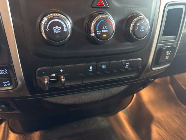 Used 2014 RAM 1500 Classic SLT w/ Protection Group AWD/4WD image 22