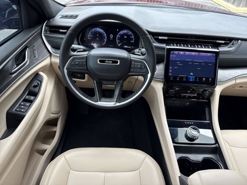 Used 2024 Jeep Grand Cherokee L Limited RWD image 14