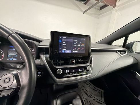 Used 2025 Toyota Corolla SE FWD image 17