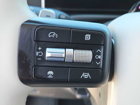 Certified 2025 Hyundai Santa Fe SEL image 23