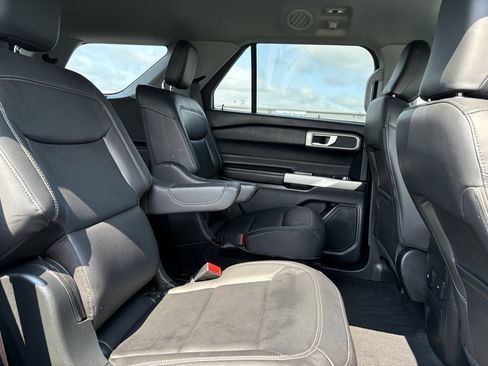 Used 2022 Ford Explorer XLT w/ Equipment Group 202A image 65