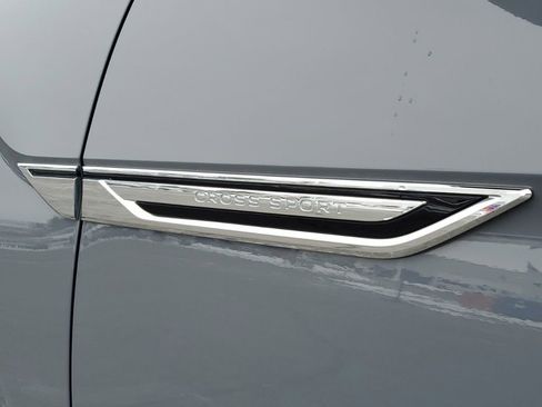 Used 2021 Volkswagen Atlas Cross Sport SE image 12