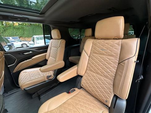 Used 2021 Cadillac Escalade ESV Sport image 39