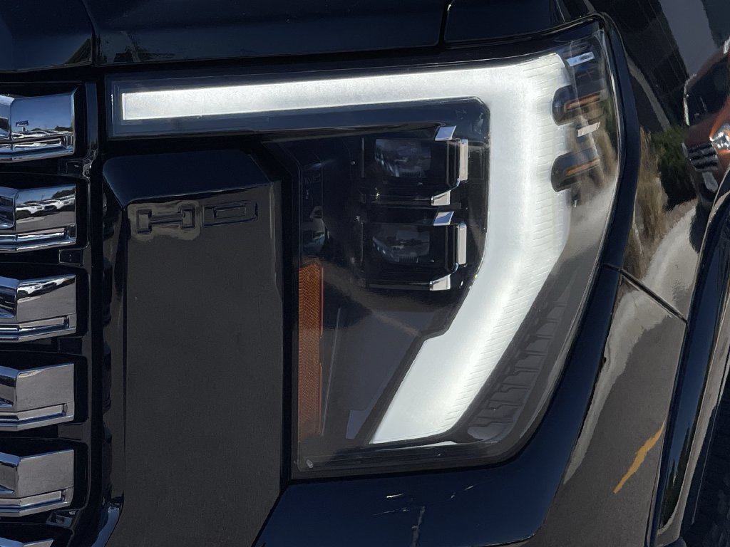 Used 2025 GMC Sierra 3500 Denali Ultimate AWD/4WD image 14