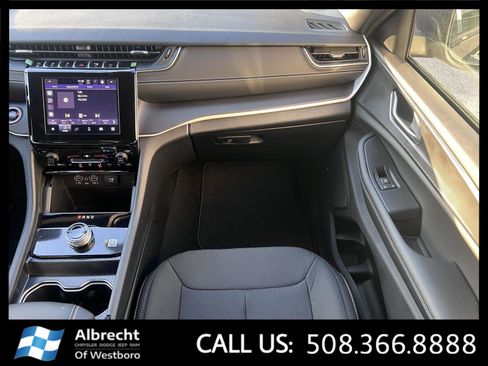 New 2025 Jeep Grand Cherokee Laredo X image 17