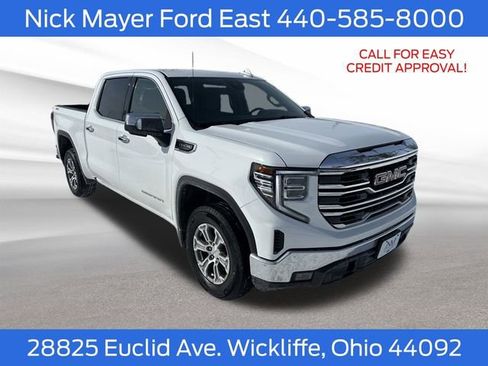 Used 2025 GMC Sierra 1500 SLT image 1