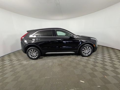Used 2021 Cadillac XT4 Premium Luxury image 2