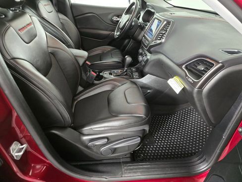 Used 2021 Jeep Cherokee Trailhawk w/ Technology Group image 42