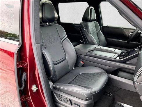 Used 2025 INFINITI QX80 Autograph image 9