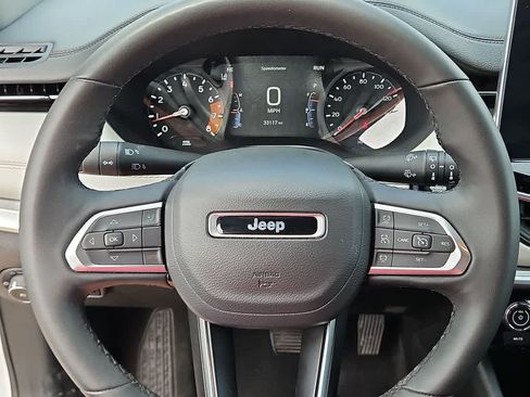 Used 2025 Jeep Compass Limited AWD/4WD image 19