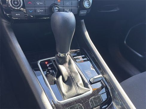 Certified 2024 Jeep Compass Sport image 34