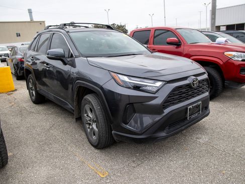 Used 2024 Toyota RAV4 XLE image 6