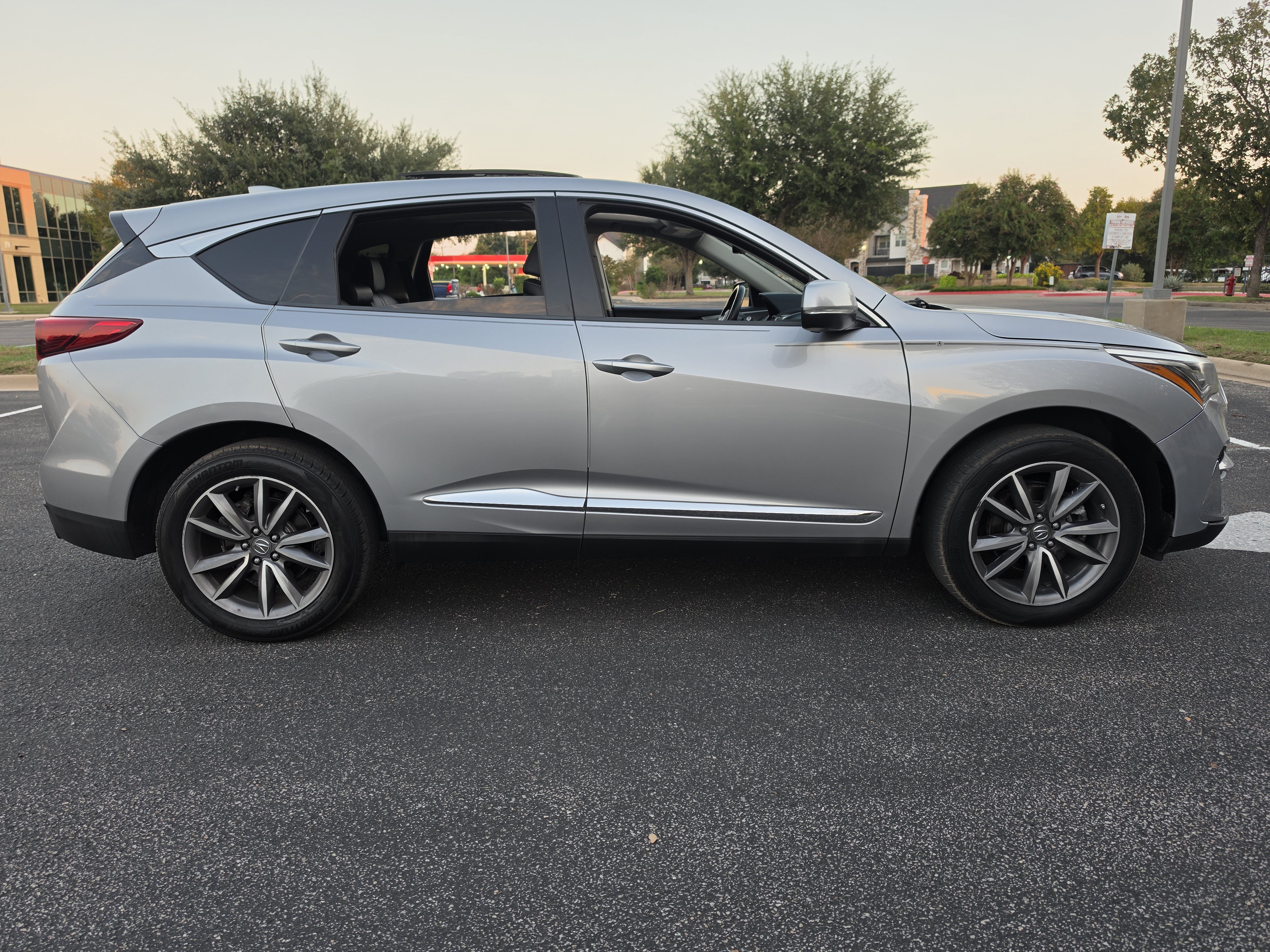 Used 2020 Acura RDX w/ Technology Package FWD image 8