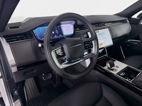 New 2026 Land Rover Range Rover Long Wheelbase SE AWD/4WD image 9