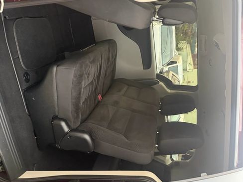 Used 2018 Dodge Grand Caravan SE w/ UConnect Hands-Free Group image 27
