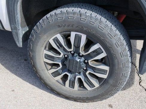 Used 2025 GMC Sierra 2500 Denali Ultimate image 7