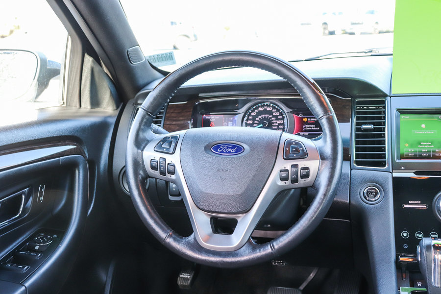 Used 2014 Ford Taurus Limited w/ Equipment Group 301A FWD image 16