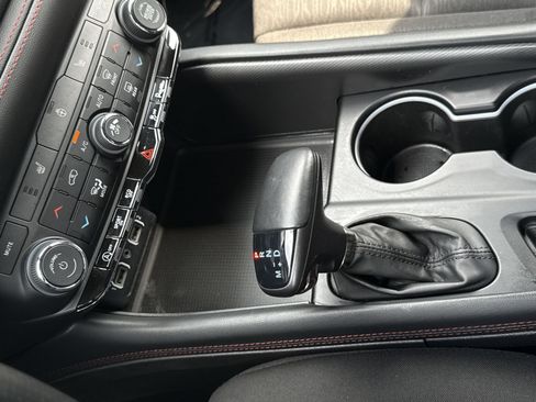 Used 2025 Dodge Durango GT RWD image 22