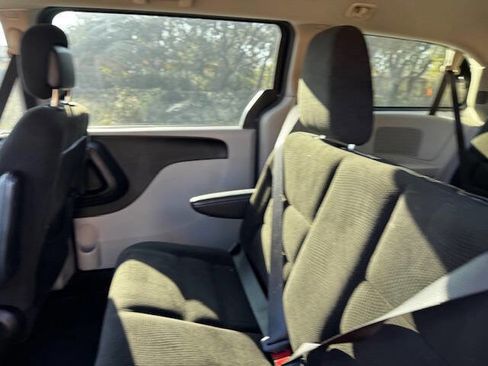 Used 2016 Dodge Grand Caravan American Value Package w/ UConnect Hands-Free Group image 35