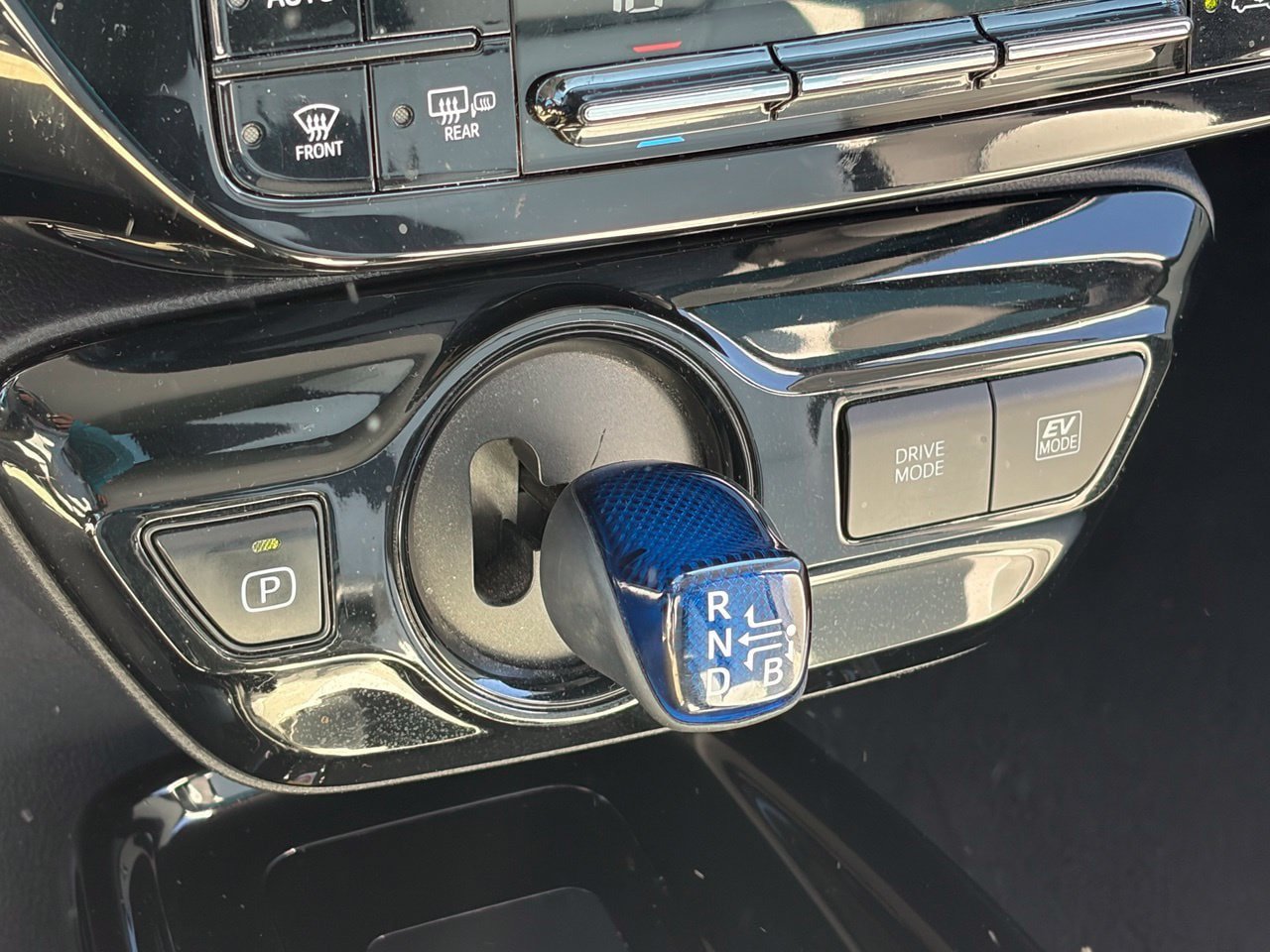 Used 2019 Toyota Prius XLE w/ Carpet Mat Package FWD image 8
