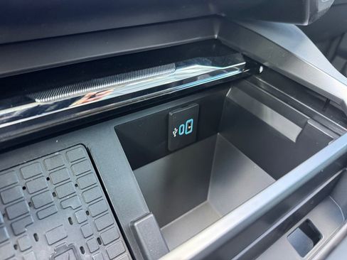 Used 2026 Ford F350 Lariat w/ Black Appearance Package image 28