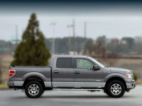 Used 2011 Ford F150 XLT w/ XLT Chrome Pkg image 7