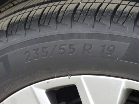 Used 2019 Toyota RAV4 Limited image 44