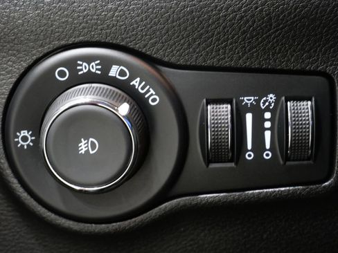 Used 2022 Jeep Compass Latitude w/ Sun and Sound Group image 14