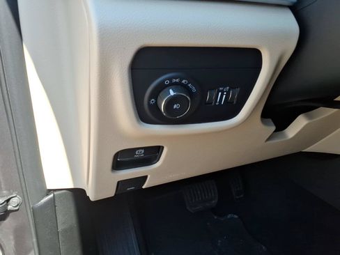 Used 2025 Jeep Grand Cherokee Limited w/ Trailer Tow Package RWD image 19