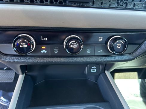 Certified 2025 Honda HR-V LX image 22