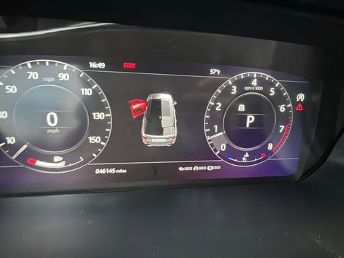 Used 2018 Land Rover Range Rover Sport SE image 12